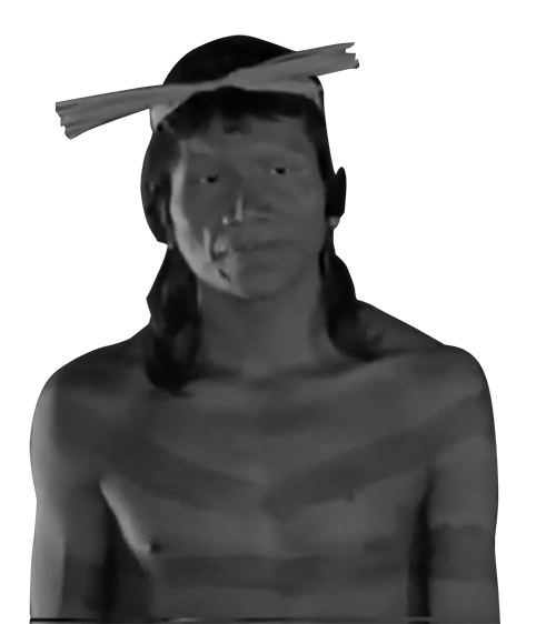 Imagem em preto e branco de homem indígena com cabelos longos e um lenço amarrado na cabeça, pintura corporal nos brancos e tronco.